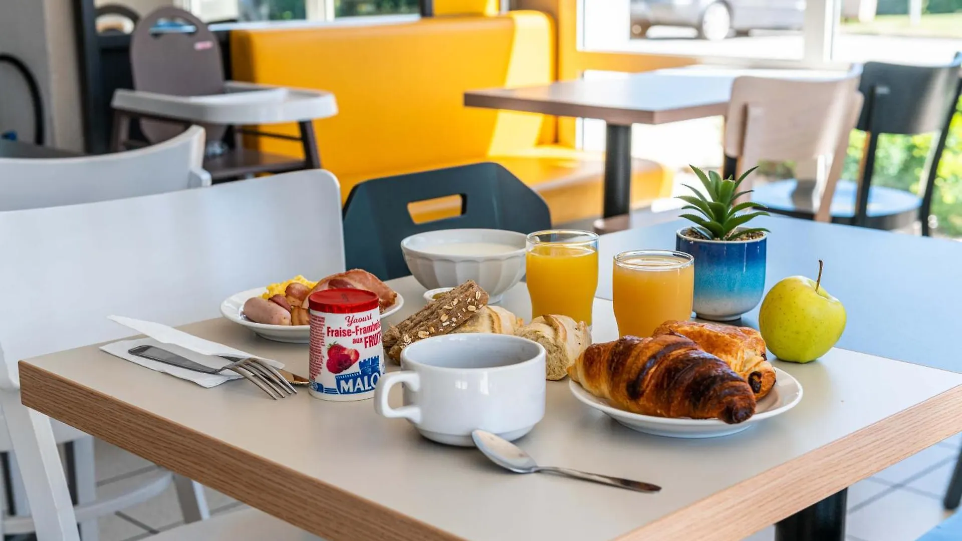 B&B Hotel Saint Jean De Maurienne Sainte-Marie-de-Cuines 2*,  Francia