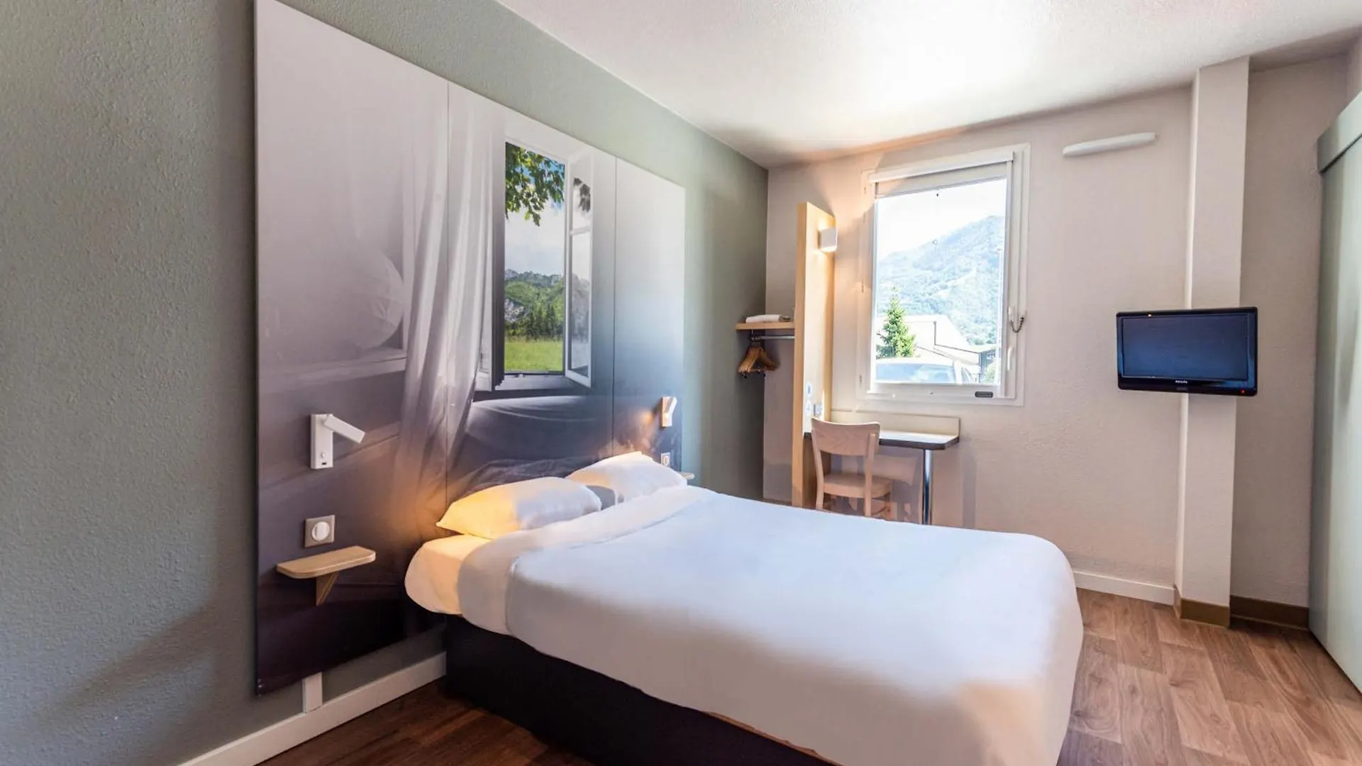 B&B HOTEL Saint Jean De Maurienne Sainte-Marie-de-Cuines 2*,
